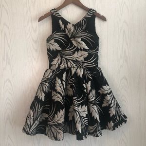 NWT Miss Behave Girls Metallic Floral Dress Size 12